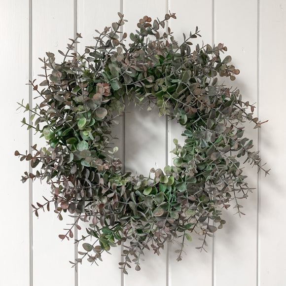 GARLANDS, WREATHS & GREENERY