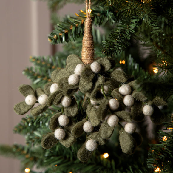 Felt Mistletoe Bunch