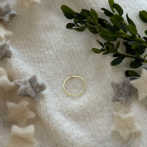 Brass Wire Circle Necklace
