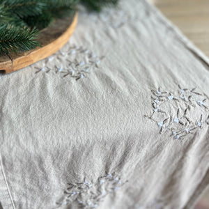 Cotton Table Runner with Mistletoe Design