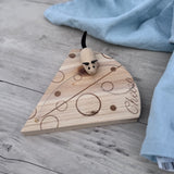 Wooden Cheeseboard with Mouse